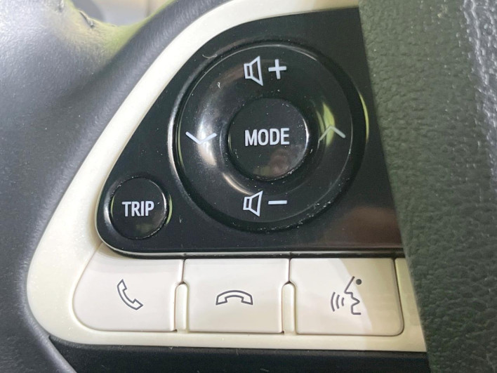 2017 Toyota Prius PHV DLA-ZVW52 (UW-6a1ba7917184b)[18]