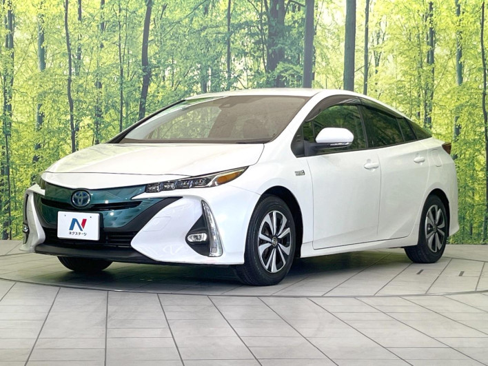 2017 Toyota Prius PHV DLA-ZVW52 (UW-6a1ba7917184b)[4]