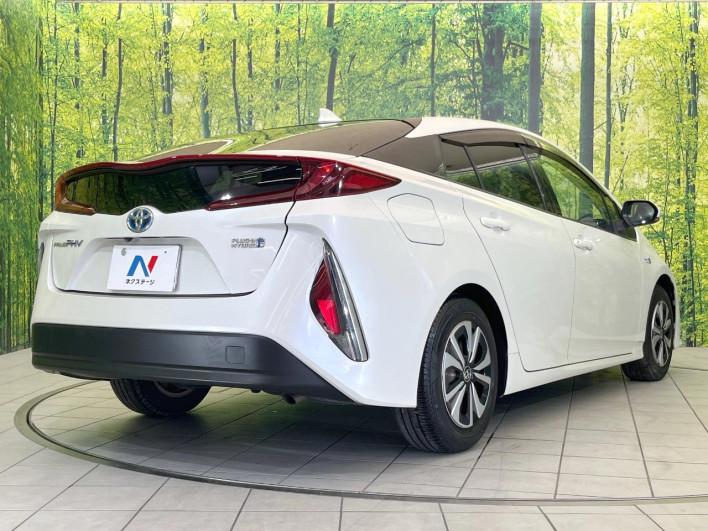 2017 Toyota Prius PHV DLA-ZVW52 (UW-6a1ba7917184b)[10]