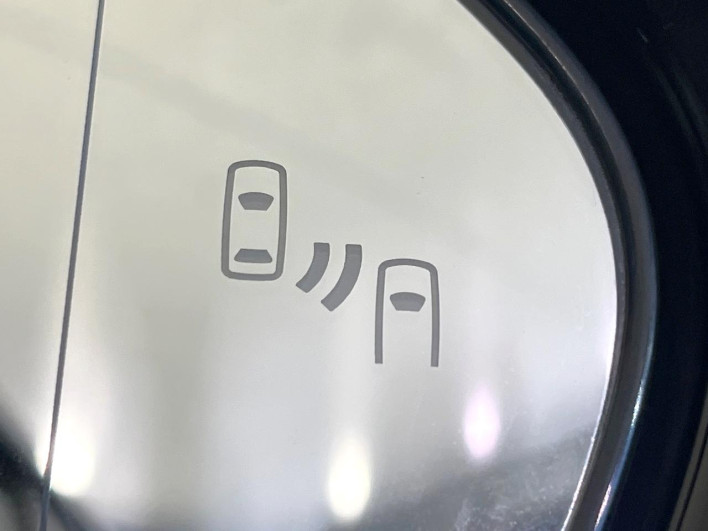 2017 Toyota Prius PHV DLA-ZVW52 (UW-6a1ba79175e6e)[9]