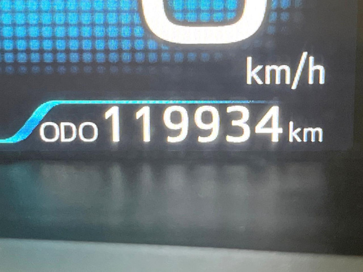 2017 Toyota Prius PHV DLA-ZVW52 (UW-6a1ba79175e6e)[2]