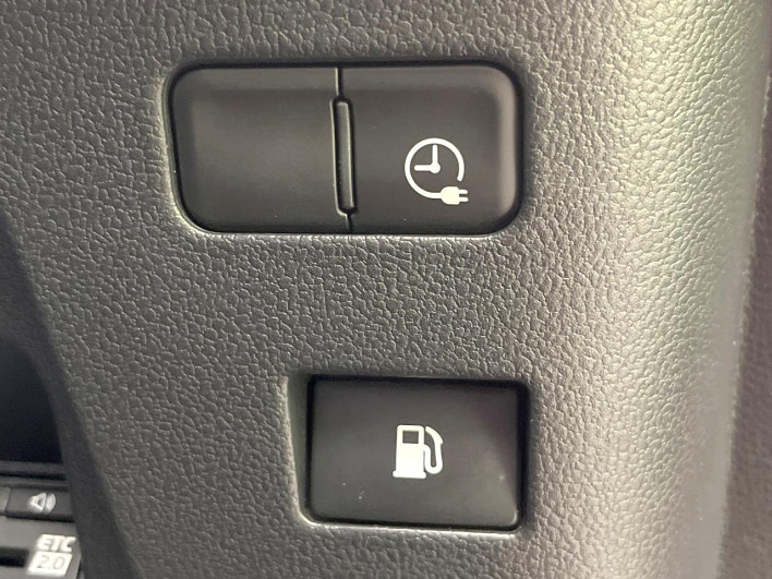 2017 Toyota Prius PHV DLA-ZVW52 (UW-6a1ba79175e6e)[25]