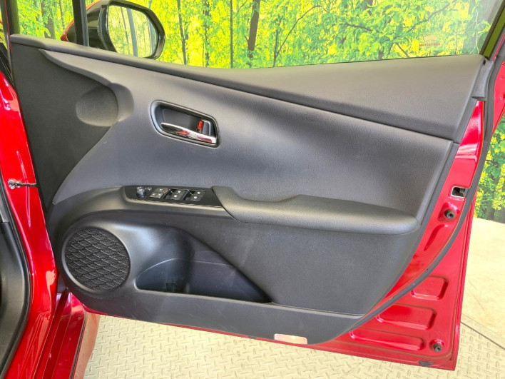 2017 Toyota Prius PHV DLA-ZVW52 (UW-6a1ba79175e6e)[10]