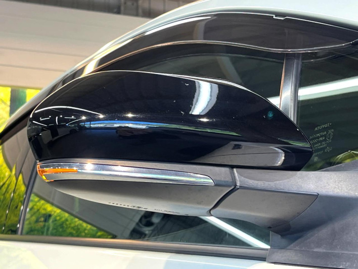 2018 Toyota Prius PHV DLA-ZVW52 (UW-6a1ba791b29e6)[23]
