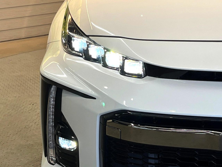 2018 Toyota Prius PHV DLA-ZVW52 (UW-6a1ba791b29e6)[15]