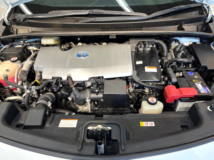 2018 Toyota Prius PHV DLA-ZVW52 (UW-6a1ba791b29e6)[4]
