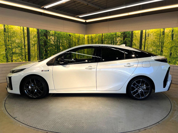 2018 Toyota Prius PHV DLA-ZVW52 (UW-6a1ba791b29e6)[7]