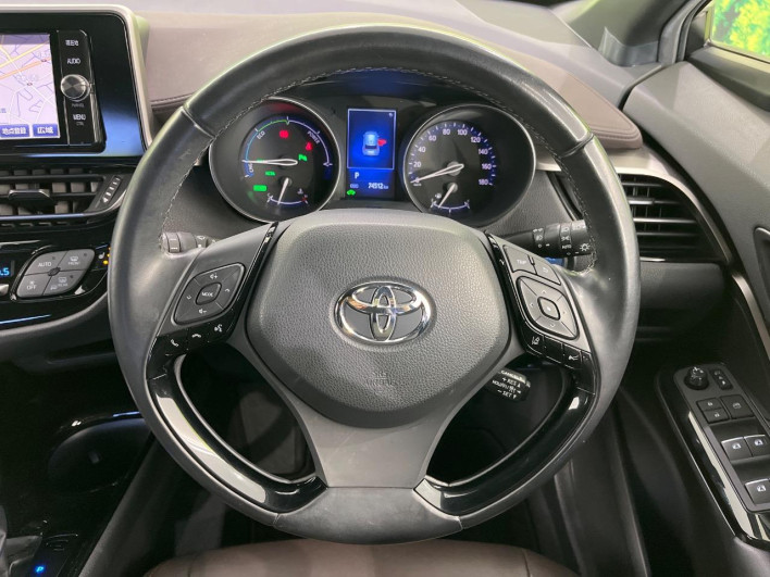 2017 Toyota C-HR DAA-ZYX10 (UW-6a1ba79ebcb7f)[29]
