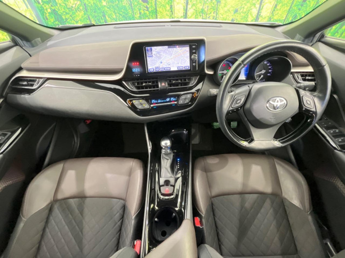 2017 Toyota C-HR DAA-ZYX10 (UW-6a1ba79ebcb7f)[28]