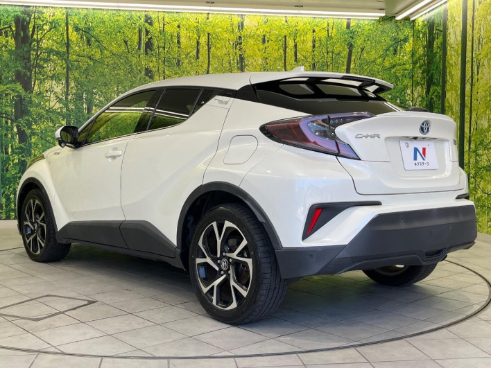 2017 Toyota C-HR DAA-ZYX10 (UW-6a1ba79ebcb7f)[23]