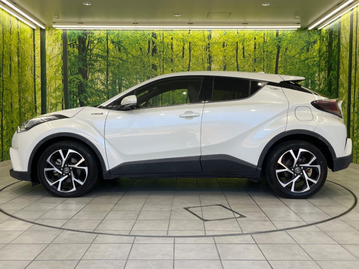 2017 Toyota C-HR DAA-ZYX10 (UW-6a1ba79ebcb7f)[24]