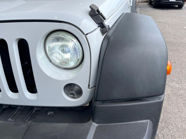 2016 Chrysler Jeep Wrangler Unlimited ABA-JK36L (UW-6a1e487092fa1)[24]
