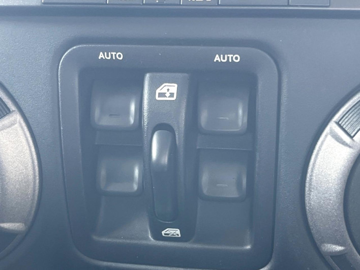 2016 Chrysler Jeep Wrangler Unlimited ABA-JK36L (UW-6a1e487092fa1)[16]