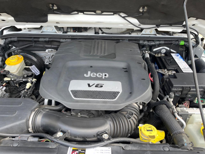 2016 Chrysler Jeep Wrangler Unlimited ABA-JK36L (UW-6a1e487092fa1)[20]