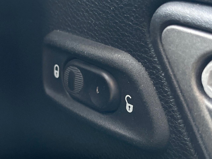 2016 Chrysler Jeep Wrangler Unlimited ABA-JK36L (UW-6a1e487092fa1)[5]
