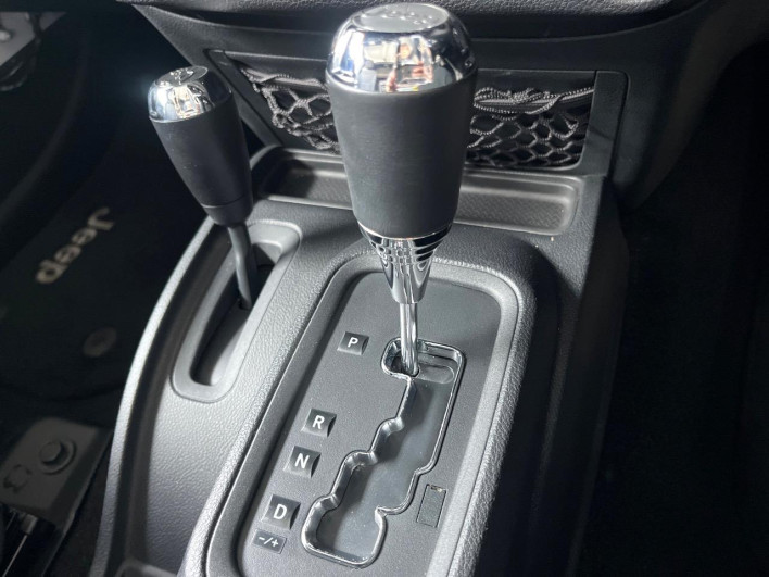 2016 Chrysler Jeep Wrangler Unlimited ABA-JK36L (UW-6a1e487092fa1)[10]