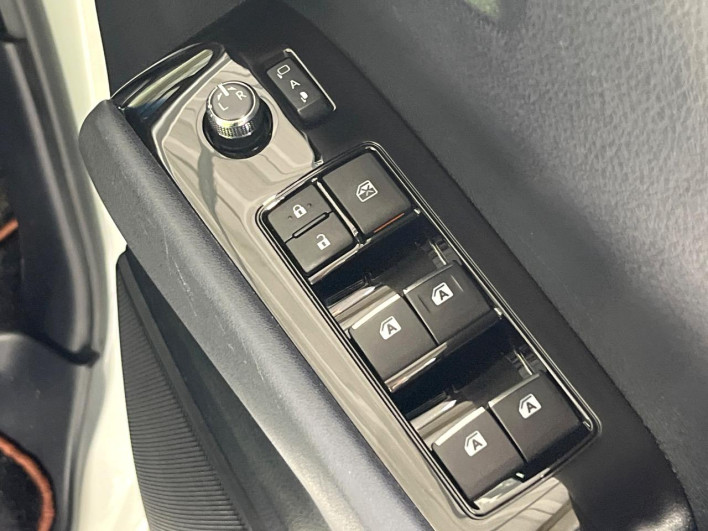 2017 Toyota Alphard DBA-AGH30W (UW-6a1e48898fdd0)[28]