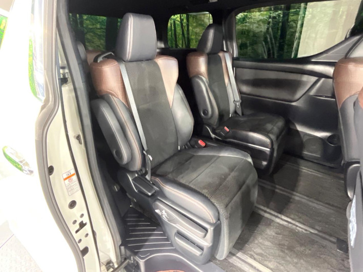 2017 Toyota Alphard DBA-AGH30W (UW-6a1e48898fdd0)[26]