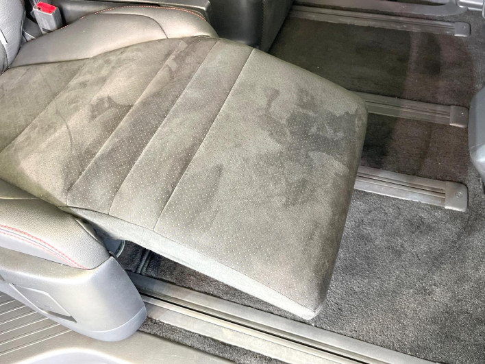 2013 Toyota Vellfire DBA-ANH20W (UW-6a1e4899a5ea1)[8]