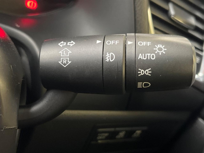 2016 Mazda Axela Sports LDA-BMLFS (UW-6a1e48cb948d6)[16]