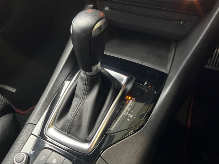 2016 Mazda Axela Sports LDA-BMLFS (UW-6a1e48cb948d6)[8]