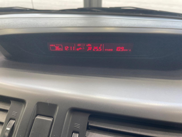 2013 Nissan La Festa DBA-CWFFWN (UW-6a1e48d5d6467)[27]