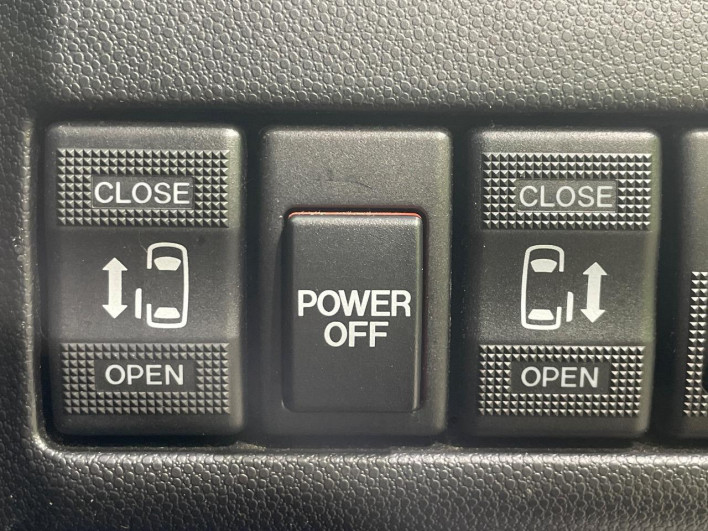 2013 Nissan La Festa DBA-CWFFWN (UW-6a1e48d5d6467)[13]