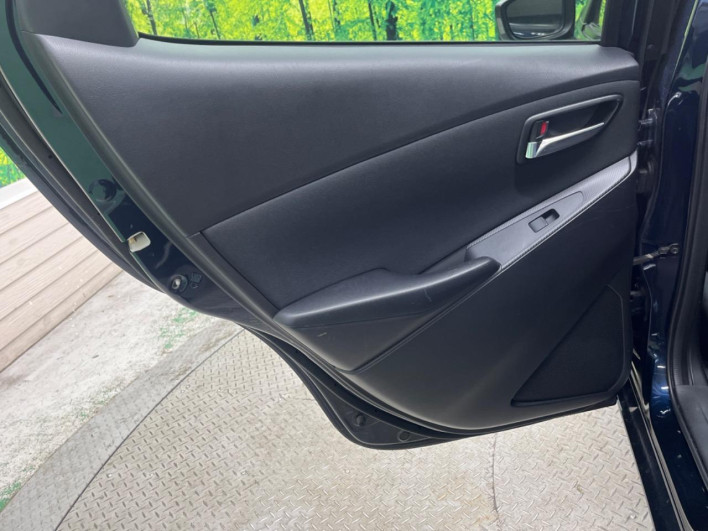 2016 Mazda Demio LDA-DJ5FS (UW-6a1e48da91108)[12]