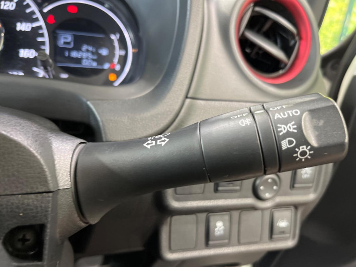 2019 Nissan Note DBA-E12 (UW-6a1e48e1f0c34)[29]