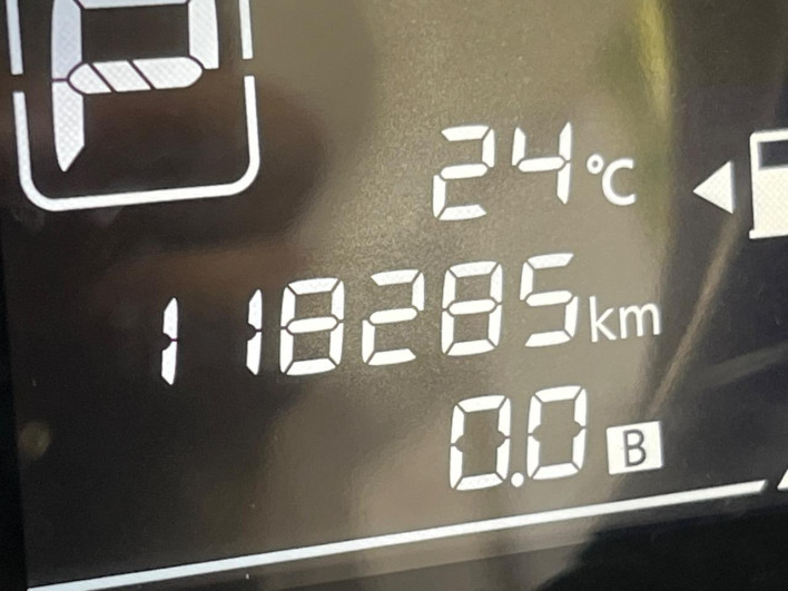 2019 Nissan Note DBA-E12 (UW-6a1e48e1f0c34)[2]