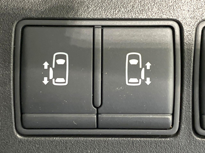 2012 Nissan Serena DBA-FC26 (UW-6a1e48e5704d8)[16]