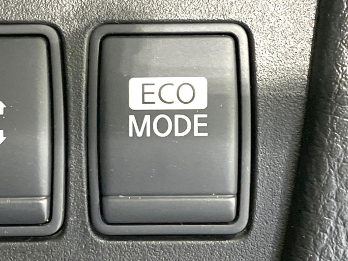 2012 Nissan Serena DBA-FC26 (UW-6a1e48e5704d8)[15]