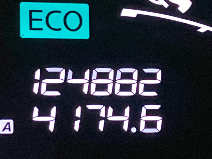 2012 Nissan Serena DBA-FC26 (UW-6a1e48e5704d8)[2]