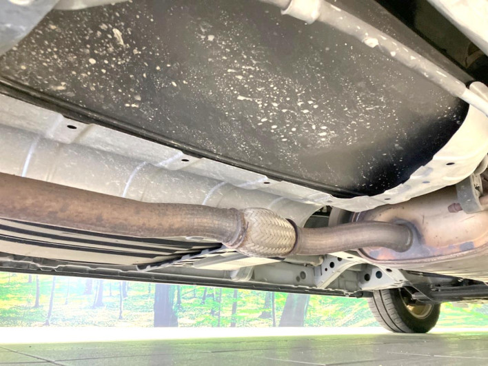 2012 Nissan Serena DBA-FC26 (UW-6a1e48e5704d8)[5]