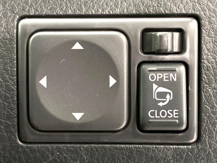 2012 Nissan Serena DBA-FC26 (UW-6a1e48e5704d8)[13]