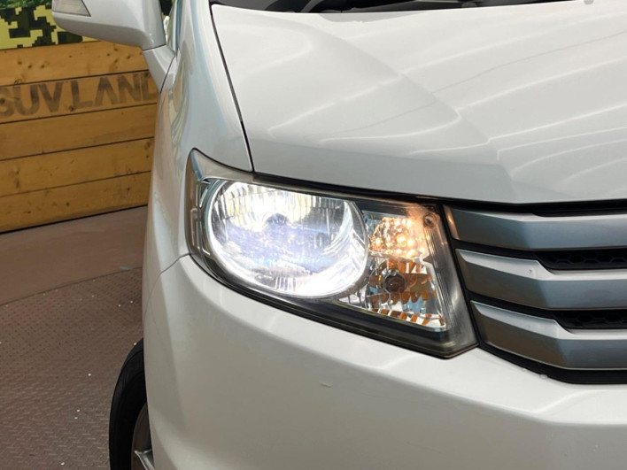 2013 Honda Freed Spike DBA-GB3 (UW-6a1e48eb36dce)[11]