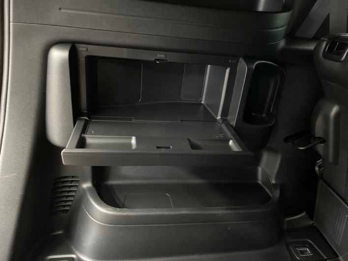 2013 Honda Freed Spike DBA-GB3 (UW-6a1e48eb36dce)[29]
