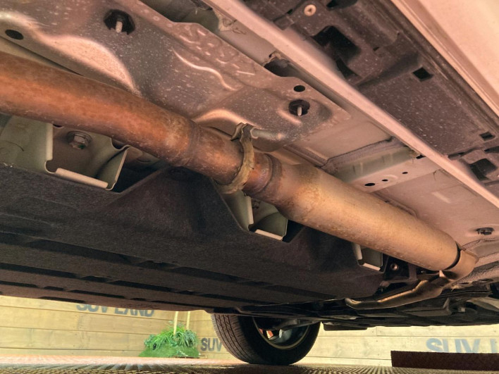 2022 Mitsubishi OUTLANDER PHEV 5LA-GN0W (UW-6a1e48fcca721)[24]
