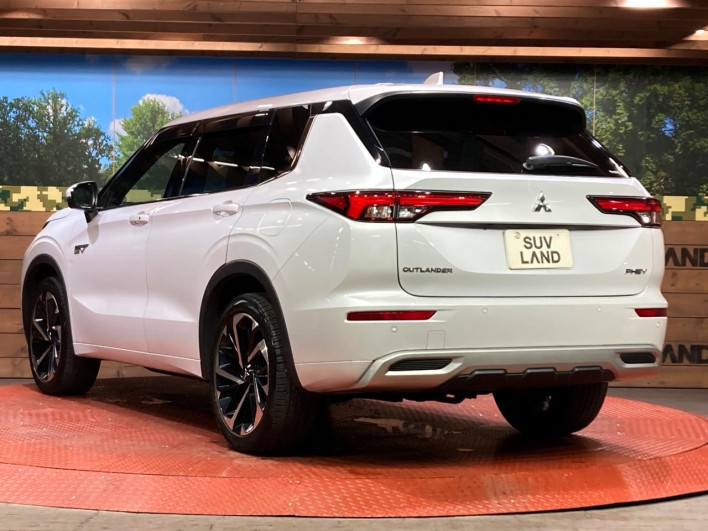 2022 Mitsubishi OUTLANDER PHEV 5LA-GN0W (UW-6a1e48fcca721)[19]