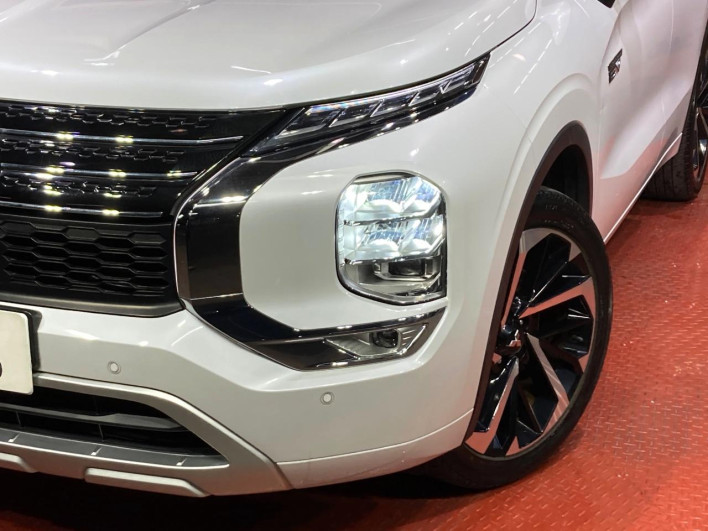 2022 Mitsubishi OUTLANDER PHEV 5LA-GN0W (UW-6a1e48fcca721)[8]