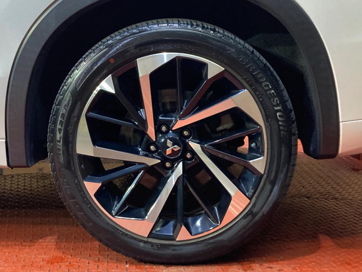 2022 Mitsubishi OUTLANDER PHEV 5LA-GN0W (UW-6a1e48fcca721)[11]