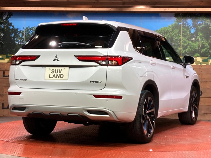 2022 Mitsubishi OUTLANDER PHEV 5LA-GN0W (UW-6a1e48fcca721)[17]