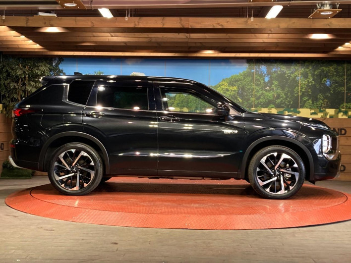 2022 Mitsubishi OUTLANDER PHEV 5LA-GN0W (UW-6a1e48fccaf09)[16]
