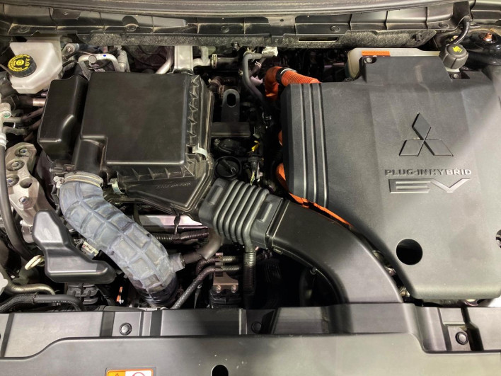 2022 Mitsubishi OUTLANDER PHEV 5LA-GN0W (UW-6a1e48fccaf09)[6]