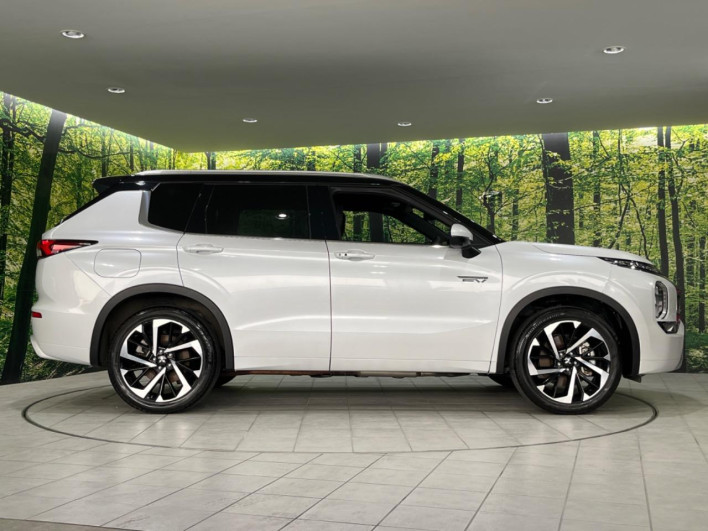 2022 Mitsubishi OUTLANDER PHEV 5LA-GN0W (UW-6a1e48fcdf163)[8]