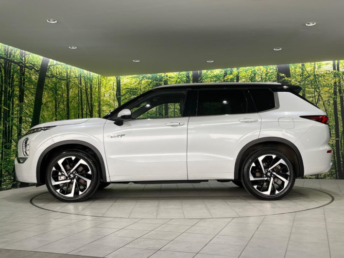 2022 Mitsubishi OUTLANDER PHEV 5LA-GN0W (UW-6a1e48fcdf163)[15]