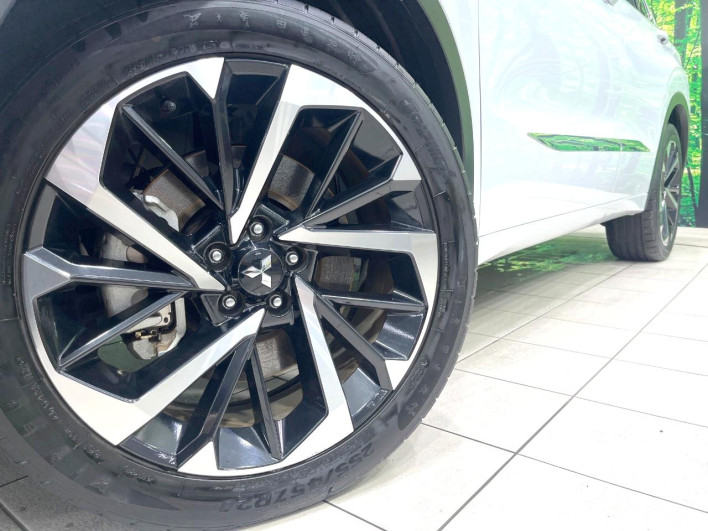 2022 Mitsubishi OUTLANDER PHEV 5LA-GN0W (UW-6a1e48fce6b18)[4]
