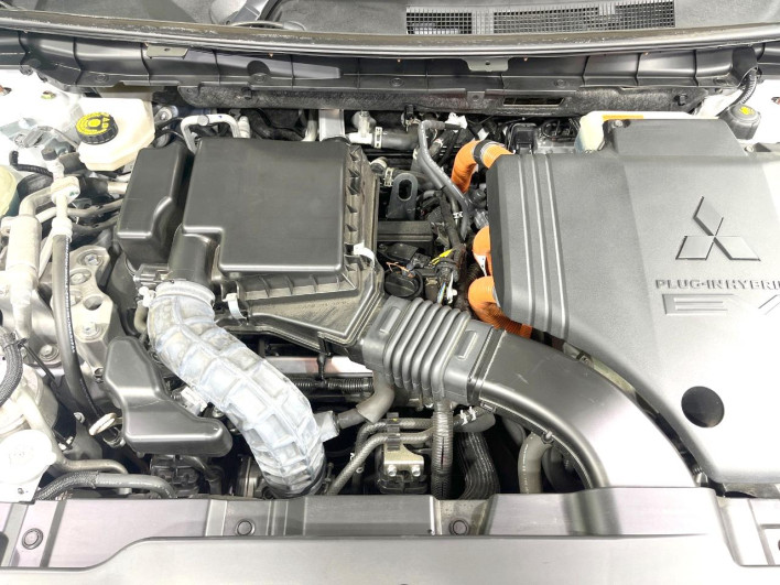 2022 Mitsubishi OUTLANDER PHEV 5LA-GN0W (UW-6a1e48fce6b18)[10]