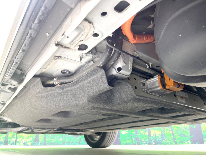 2022 Mitsubishi OUTLANDER PHEV 5LA-GN0W (UW-6a1e48fce6b18)[19]