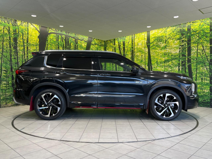 2022 Mitsubishi OUTLANDER PHEV 5LA-GN0W (UW-6a1e48ff008cd)[19]